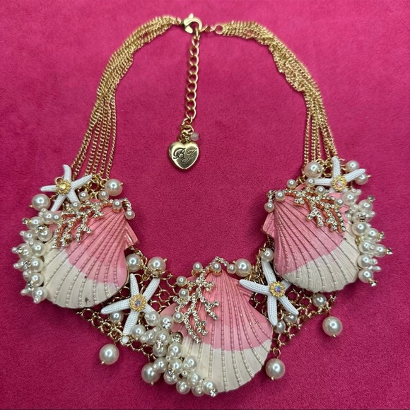 Betsey Johnson Mermaid Ombre Seashell & Pearl Statement Necklace New - Picture 8 of 11